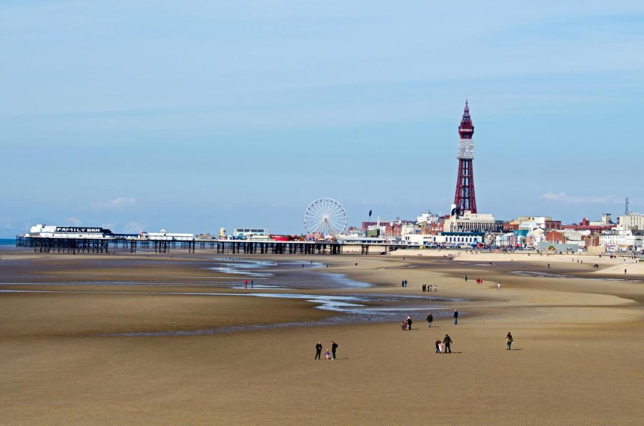 Simpson Beach View Apartments By Blackpool Service Apartments Exteriör bild